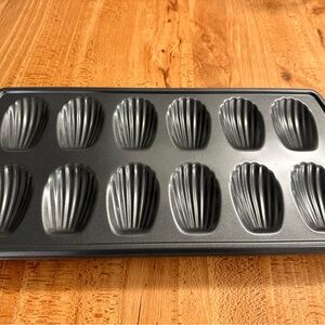 Madeleine Baking Pan - Nonstick Shell Mold Tray